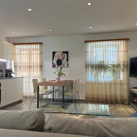 A Hilarious Hideaway In Roveredo Apartment Luaran gambar