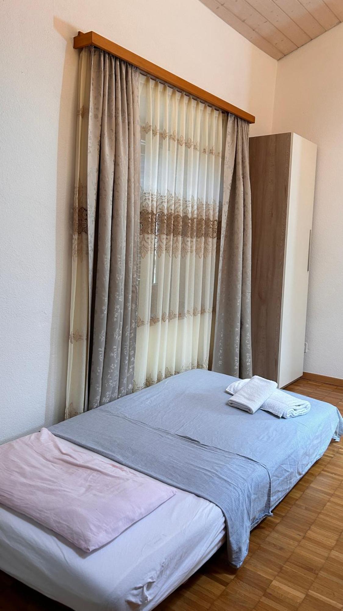 A Hilarious Hideaway In Roveredo Apartment Luaran gambar